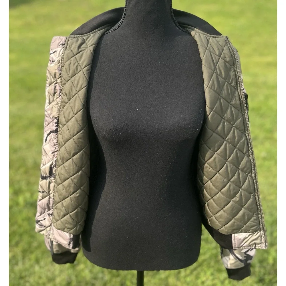 The North‎ Face Women's Size Small Barstool Bomber Jacket Camo